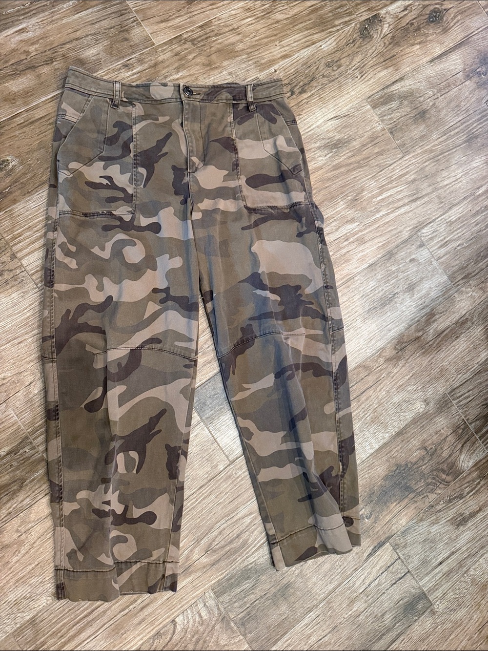 Kut from the Kloth ladies Ashton barrel leg camo jeans
